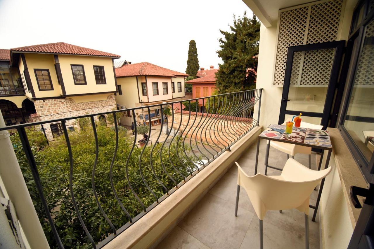 Remarkable Flat With Balcony Near Hadrian's Gate Alloggio in famiglia Antalia